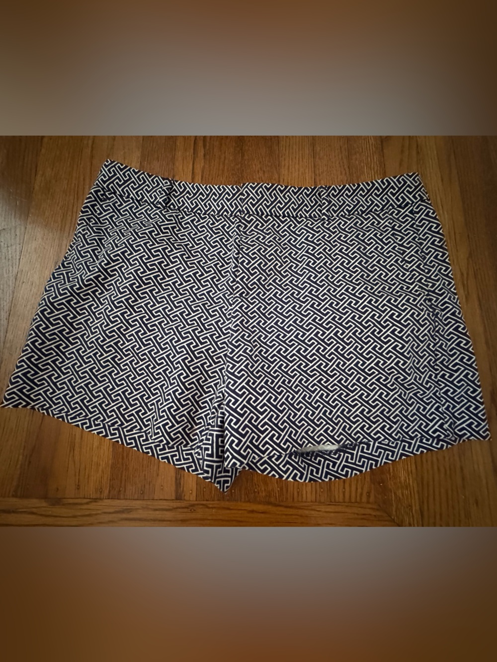 Banana Republic Hampton Fit Chino Shorts in Navy Blue size 10